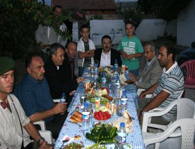 Vali Altınok Şehit Ailesiyle İftar Yaptı