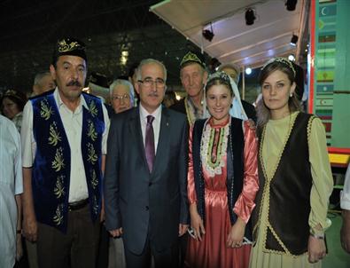 İftar Sofrası 75. Yıl Mahallesinde Kuruldu