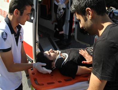 Minibüs Kazası Yaralıları Okmeydanı Eğitim ve Araştırma Hastanesi'ne Kaldırıldı