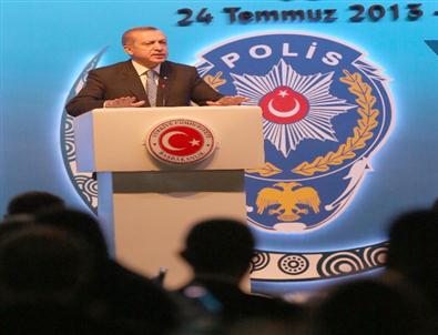 Başbakan Erdoğan, Emniyet Mensuplarıyla İftar Yaptı