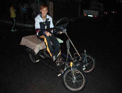 Hayalindeki Otomobilin Direksiyonunu Yaptığı Bisiklete Taktı