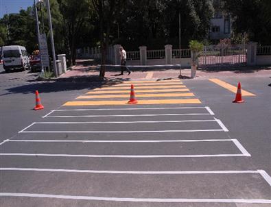 Yaya Geçitleri ve Yol Çizgileri Yenileniyor