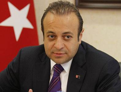 Bakan'dan Şafak Sezer'e destek