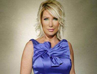 Seda Sayan, 10 bavul dolusu elbise ve ayakkabı satın aldı