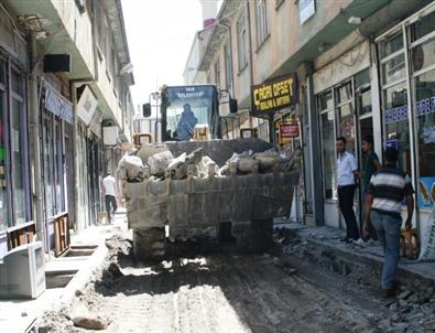 Van’da Kaldırımlar Yenileniyor