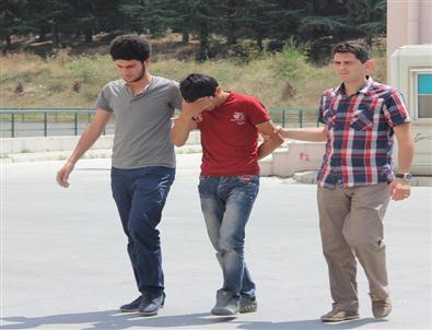 15 Yaşındaki Kurye 5 Kilo Eroinle Yakalandı