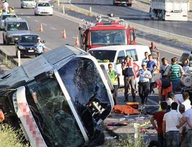 Afyon'da otobüs şarampole yuvarlandı