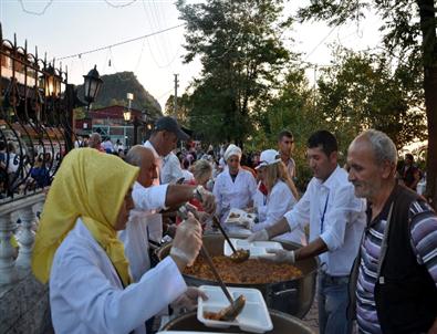 Kilimli Belediyesi İftar Yemeği Verdi
