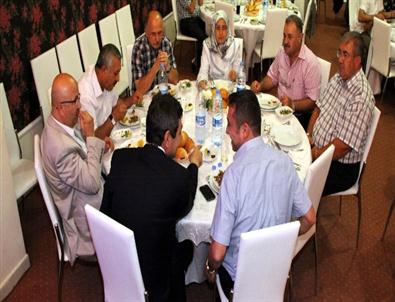 Ak Parti Afyonkarahisar Merkez İlçe Başkanlığı İftarda Buluştu