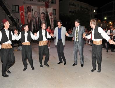 Boşnak Gecesi’nde Türk Bayrağı Açıldı