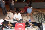 Taksim Meydanında Dualarla Mısır Protestosu