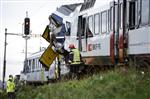 İsviçre'de Tren Kazası: 44 Yaralı