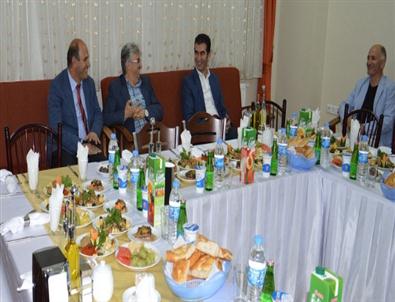 Kars Valisi İftarını Sultan Alparslan Koleji’nde Açtı