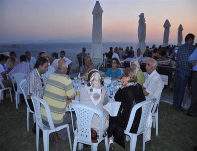 Kuşadası Mhp İftarda Buluştu