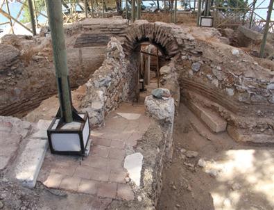 Zeytinli Adada 2 Bin 300 Yıllık Yeraltı Kilisesi Bulundu