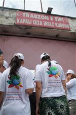 BAHÇECIK - Cezaevi Duvarlarını Boyadılar