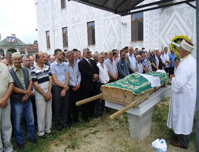 Eski Muhtara Son Veda