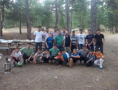 Kazak Öğrenciler Piknikte