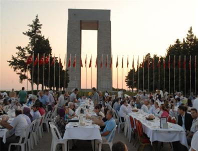 Şehitler Abidesinde İftar
