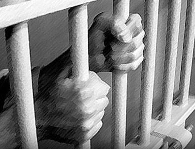 Baldırını kesti kaynatıp yedi