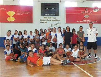 Mersin'de 2 Bin 250 Genç Yaz Spor Okullarında Spor Yapıyor