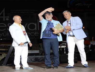 Onur Ödülü Birand’a Verildi