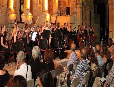 Tarihi Efes'te Büyülü Konser
