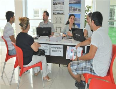 Geleceğin Meslekleri İzmir Üniversitesi’nde