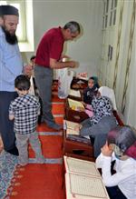 RAHİP - Esnaftan Kur’an Kursu Öğrencilerine İftarlık İkram