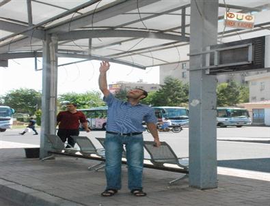 Şanlıurfa’da Fıskiyeyle Serinleme