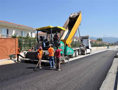 Turgut Çiçek Caddesi Asfaltlandı