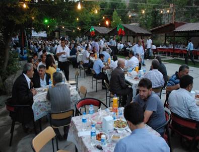 Bem-bir-sen ve Yol-iş-sen Şubelerinden İftar Yemeği