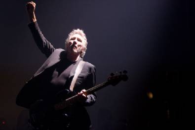 Roger Waters Duvarları Yıkmaya geliyor