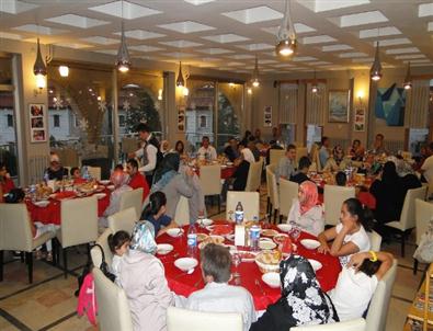 Sungurlu Belediyesinden Şehit ve Gazi Yakınlarına İftar