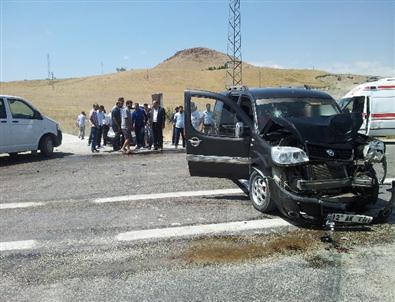 Van’da Trafik Kazası; 5 Yaralı