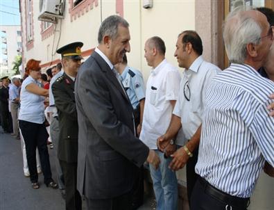 Ayvalık’ta Şeker Gibi Bayramlaşma