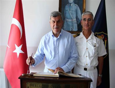 Başkan Karaosmanoğlu, Derince Merkez Komutanlığı'nı Ziyaret Etti