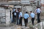 TACİZ İDDİASI - Evde Mahsur Kalan Aile Polis Tarafından Kurtarıldı