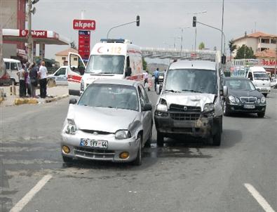 Kırıkkale'de Zincirleme Trafik Kazası: 5 Yaralı