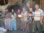 OKÇULAR - Köylü Kadınların Düğün Ekmeği İmecesi