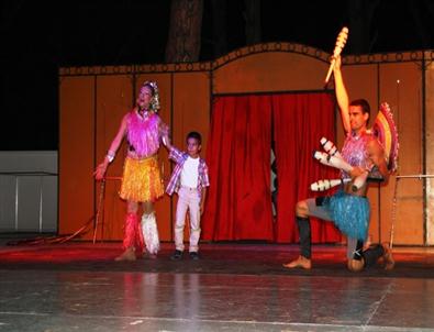 Ayvalık’ta Troya Sirki Büyüledi