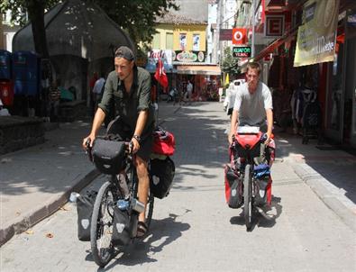 Bisikletle Dünya Turuna Çıkan İngiliz Gençler Zonguldak’ta