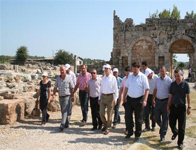 Badak, Aksu’da Ziyaret ve İncelemelerde Bulundu