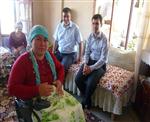 HİDAYET SARI - Karaisalı Kaymakamı Bir Aileyi Daha Sevindirdi
