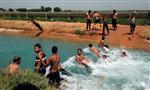 KONUKLU - Sıcaktan Bunalan Çocuklar Sulama Kanalında Serinlemeye Çalıştı