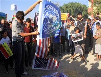 BMMYK Binasına Siyah Çelenk