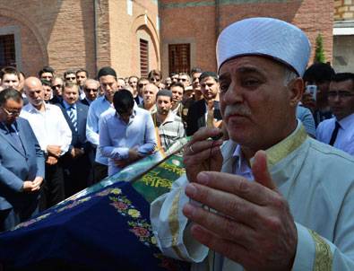 Nihat Hatipoğlu'nun annesi vefat etti