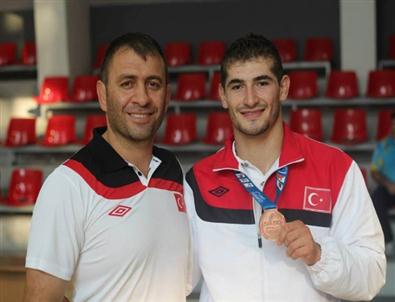 Niğdeli Kadir Kuş Bronz Madalya İle Döndü