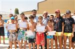 YAZ OKULLARI - Yüzme Şampiyonları Madalyalarını Aldı