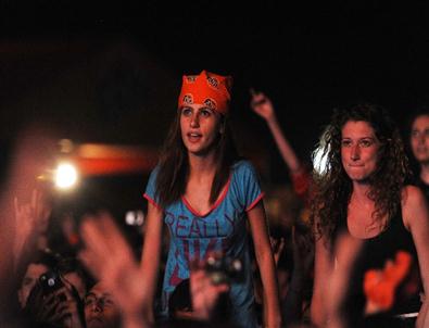 Fanta Gençlik Festivali'nin İkinci Konserini İzmir'de 70 Bin Müziksever Coşkuyla İzledi